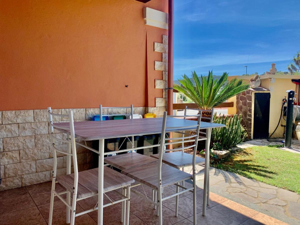 casa vacanza V&G Domus De Maria Esterno foto